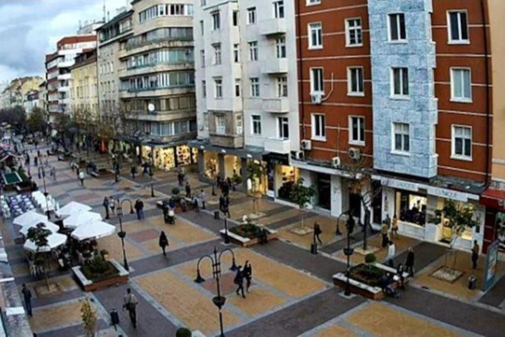 Center 2 *